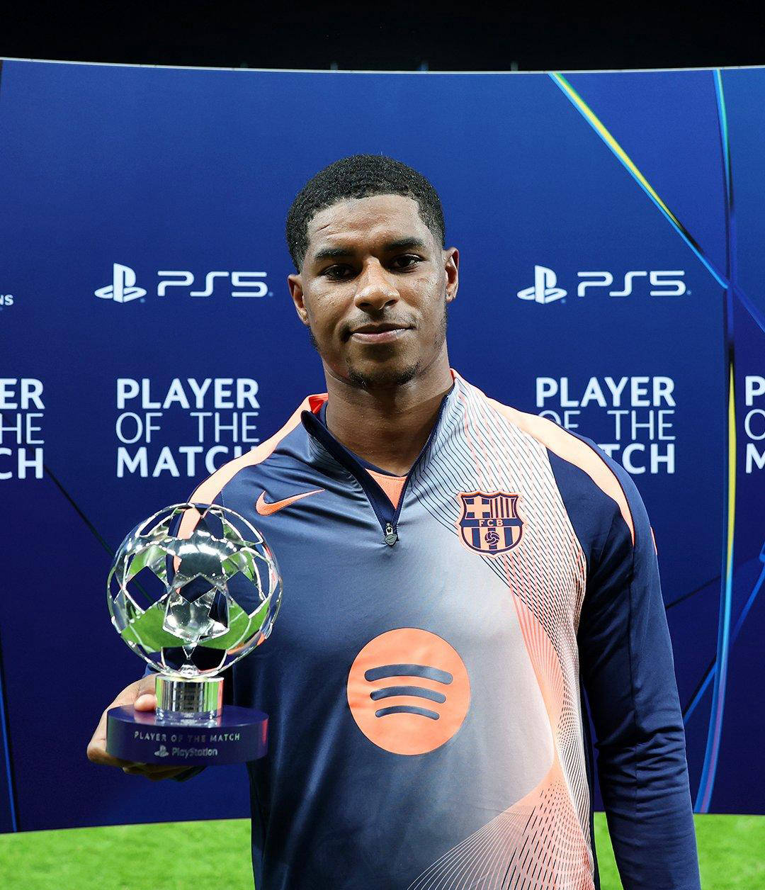 拉什福德双响荣膺欧冠最佳，头球破门展现精湛技艺！赛后讽曼联和阿莫林