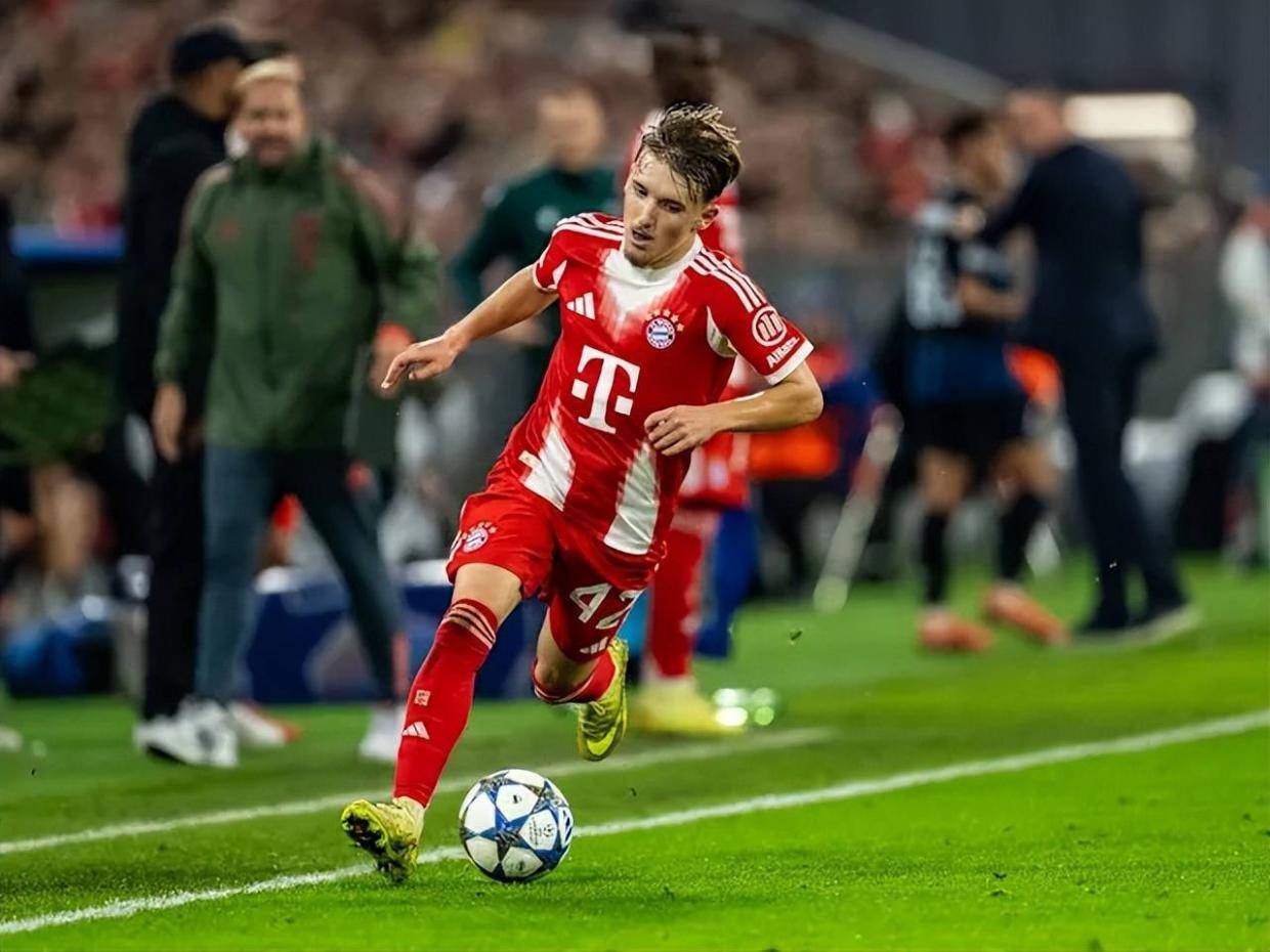 拜仁17岁小将成德国足坛最受瞩目的新星，英超三大豪门已派出球探
